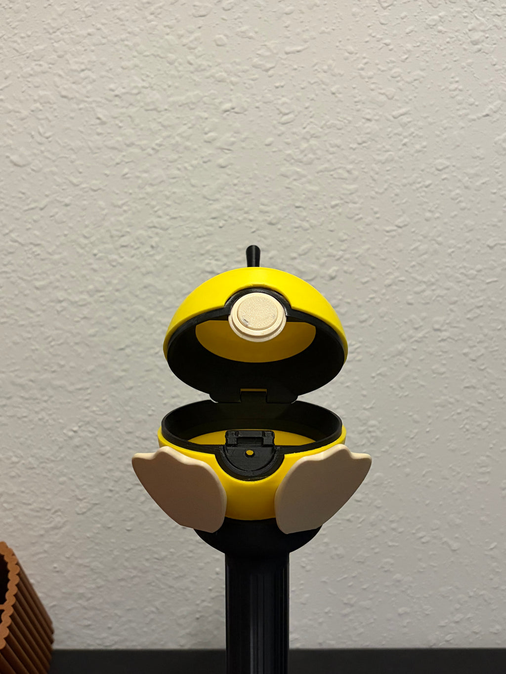 Psyduck Functional Poké Ball Display