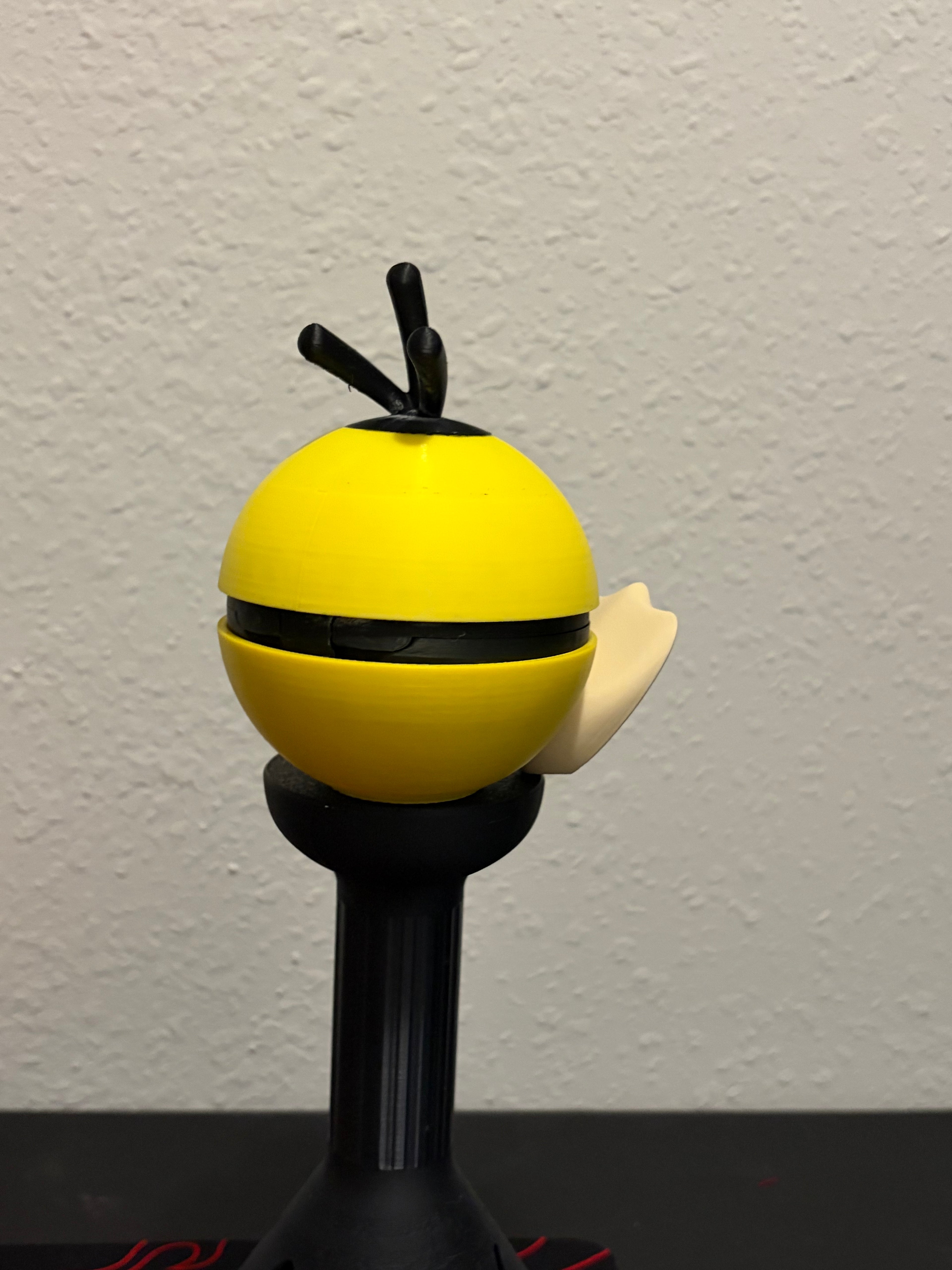 Psyduck Functional Poké Ball Display